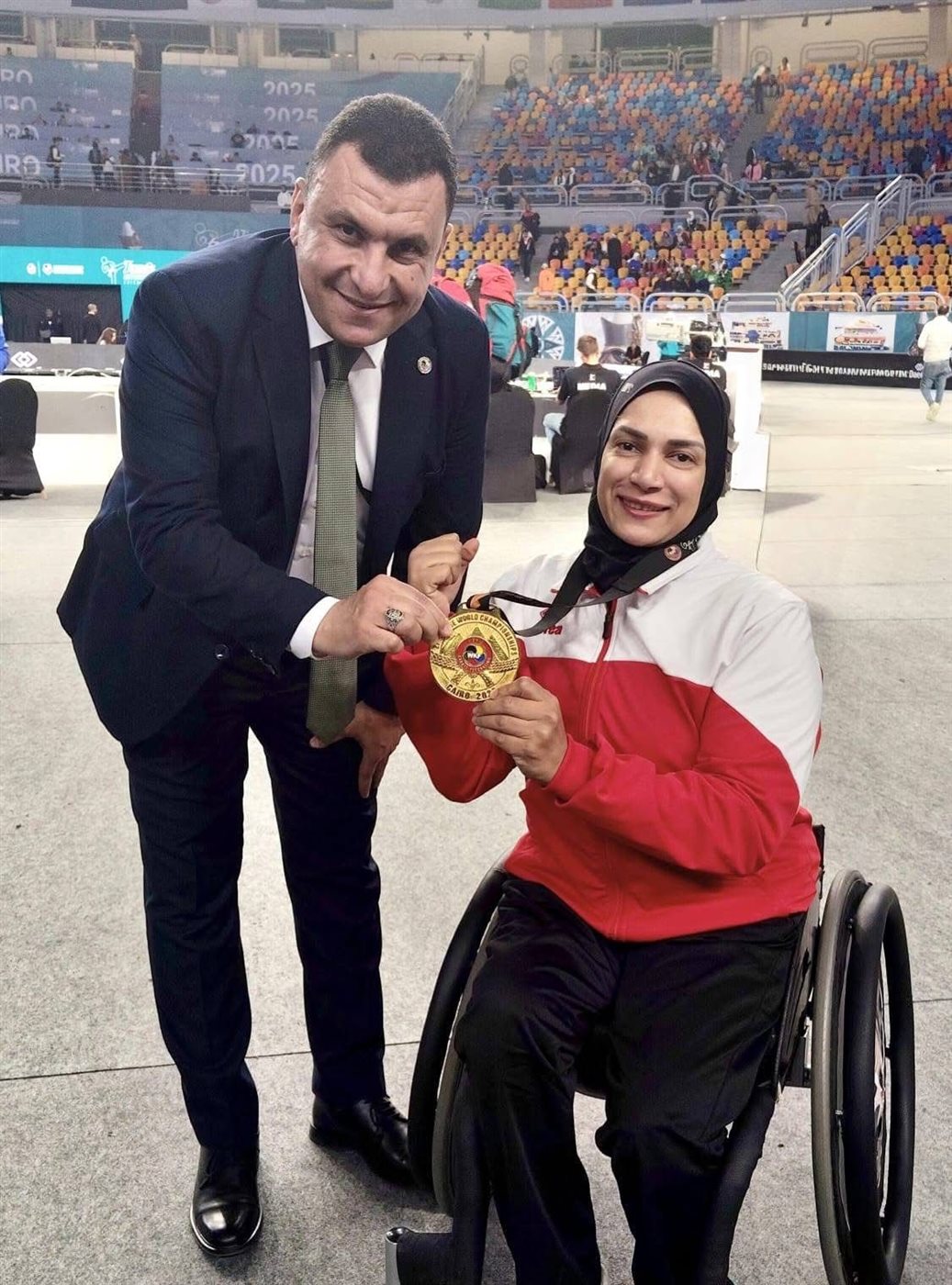 موظفة بكلية التربية تحصد أول ذهبية عالمية لمصر والعرب