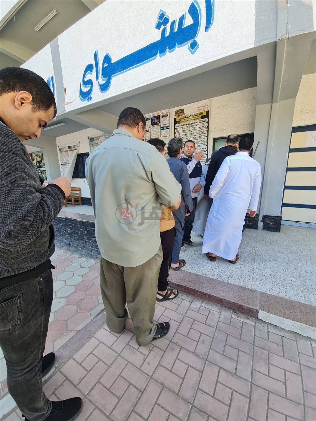 استمرار توافد الحشود على لجان الدائرة الرابعة في انتخابات المرحلة الأولى بالدوائر الملغاة بالفيوم