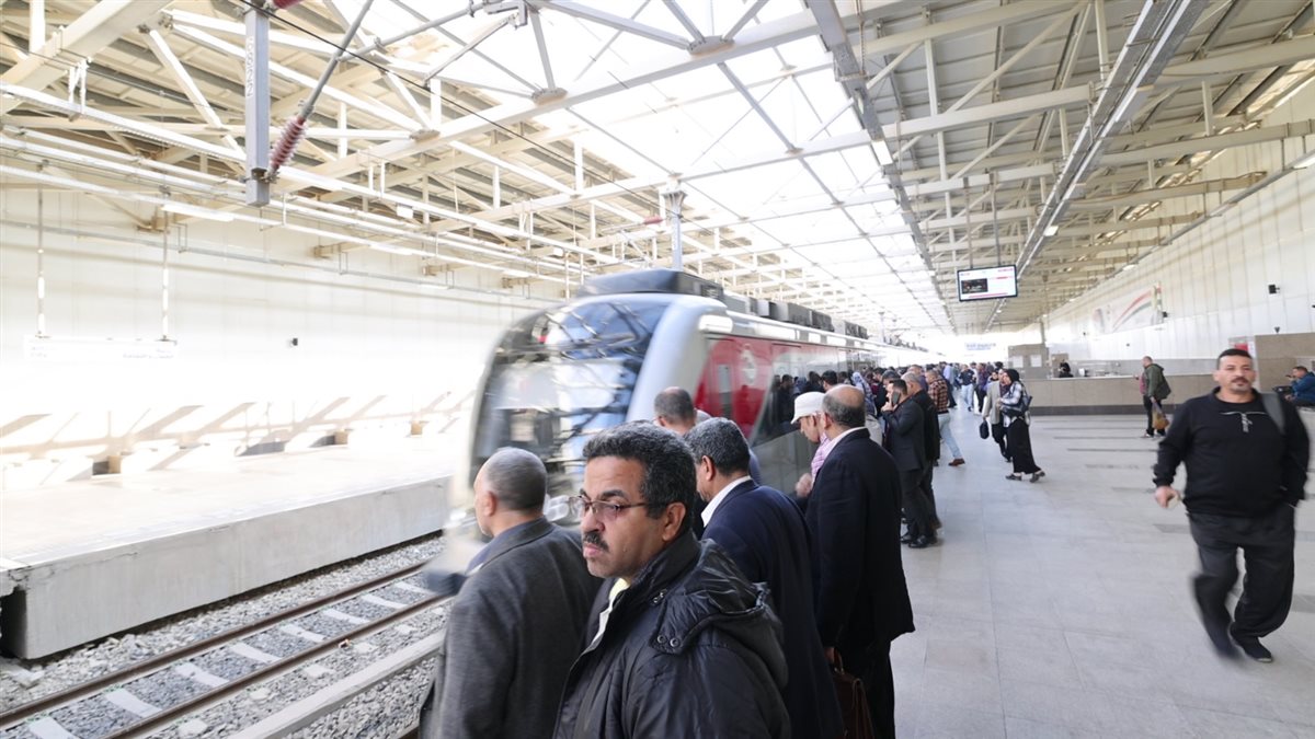 القطار الكهربائي الخفيف