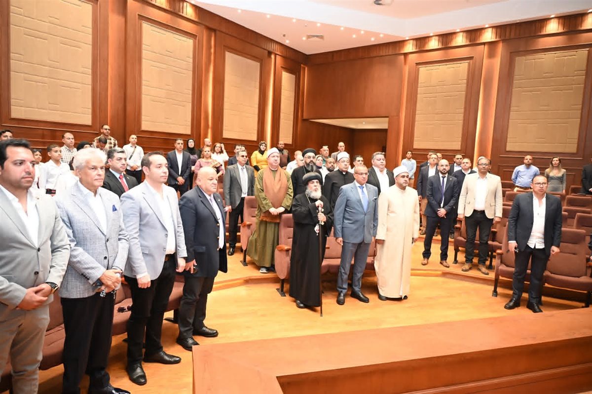 محافظ جنوب سيناء يزور متحف شرم الشيخ 