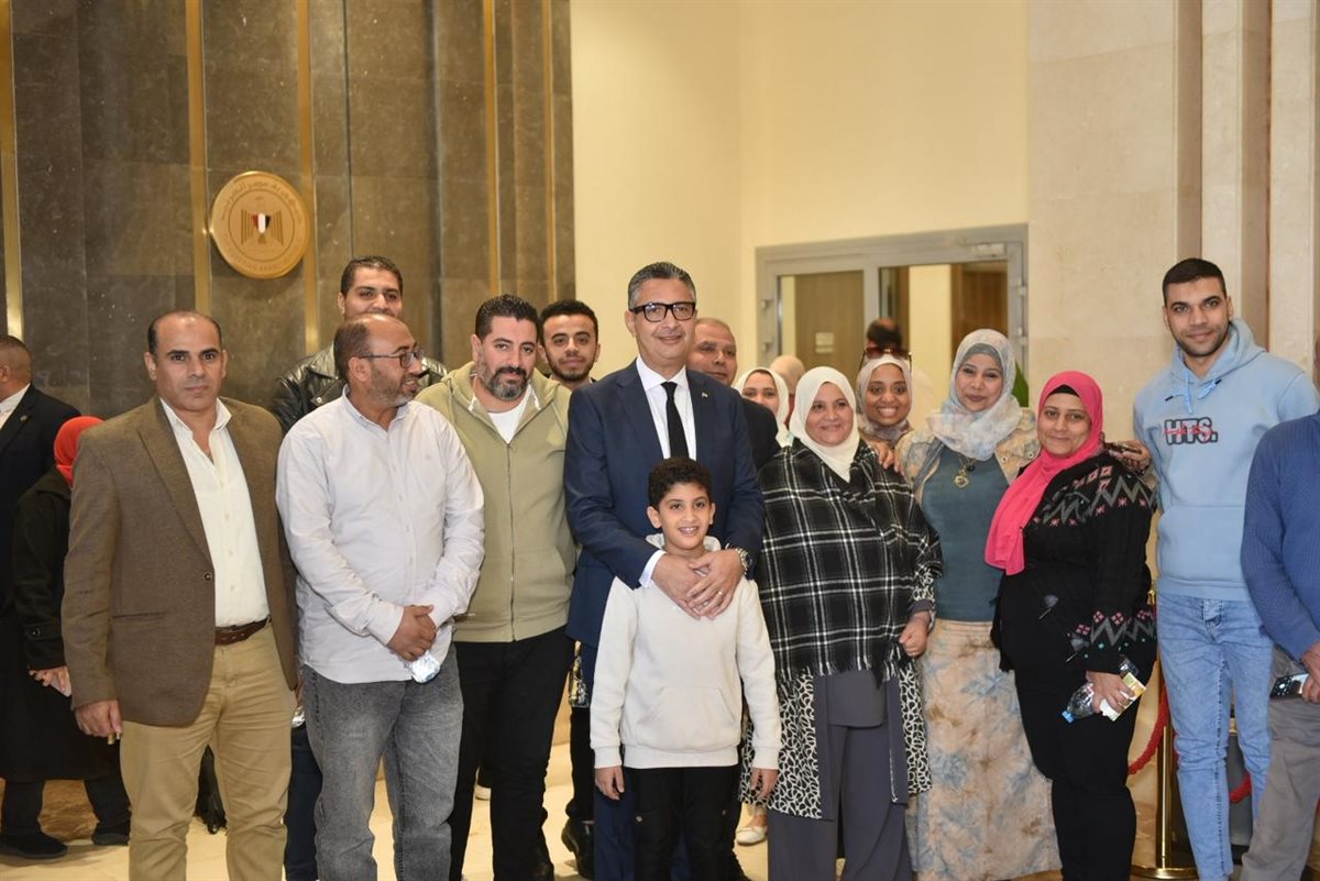 وزير التموين يشهد مراسم قرعة الحج للعاملين بالوزارة ويهنئ الفائزين بأداء الفريضة