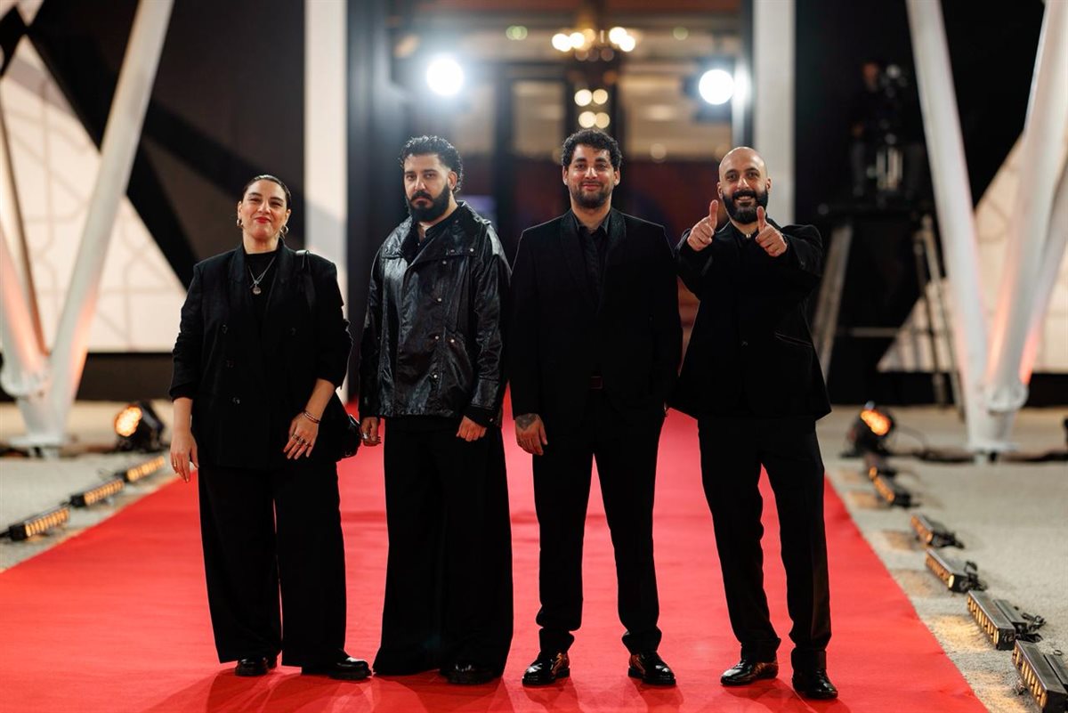 عائشة لا تستطيع الطيران