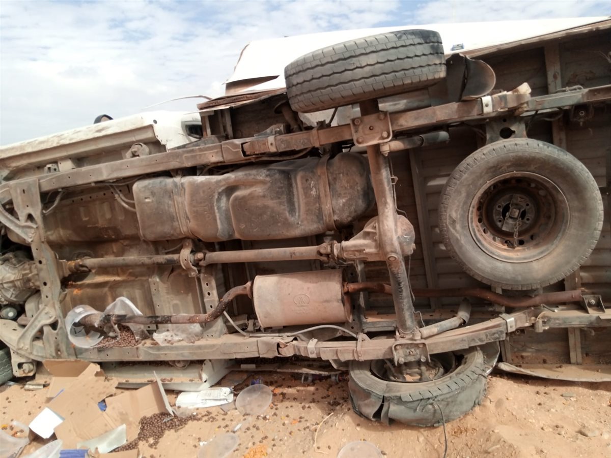 انقلاب سيارة ربع نقل محملة بالبضائع في الأقصر