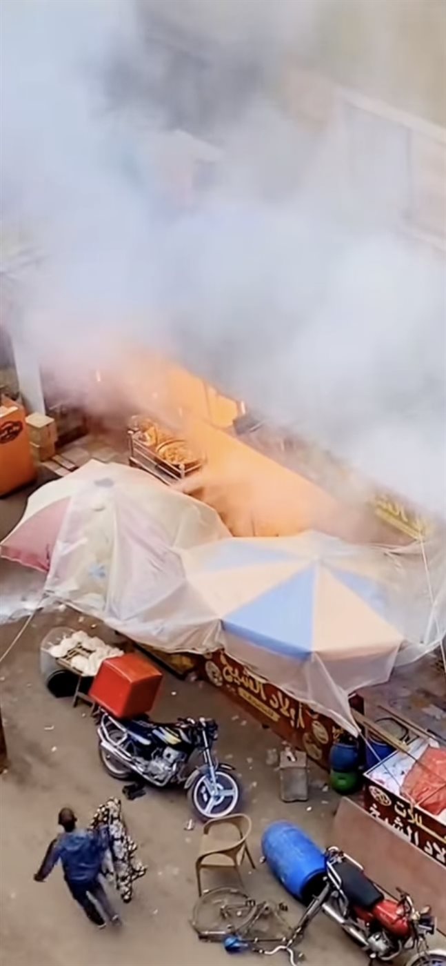 جانب من الحريق