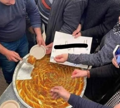 سبب احتفال أهالي غزة وتوزيعهم للحلوى بعد مقتل ياسر أبو شباب