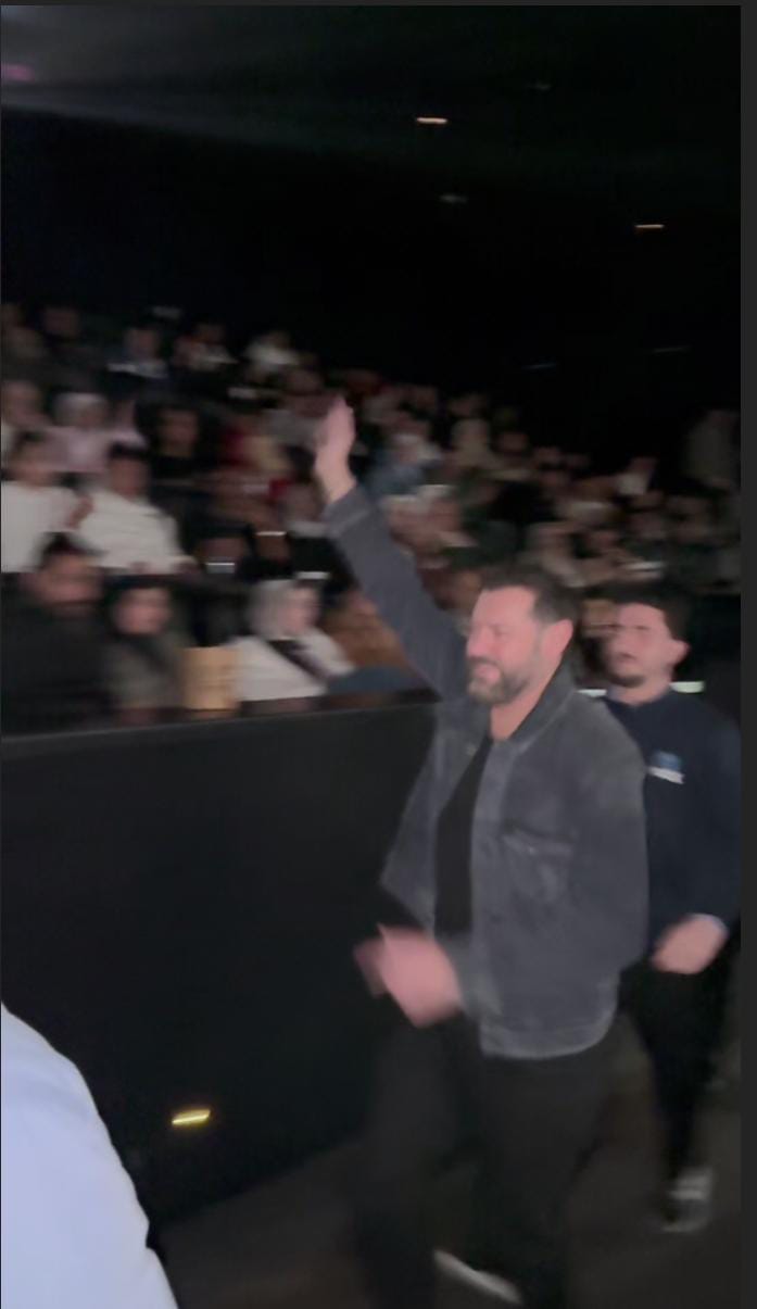 عمرو يوسف يشاهد فيلمه السلم والثعبان 2 رفقة الجمهور بـ إحدى سينمات 6 أكتوبر