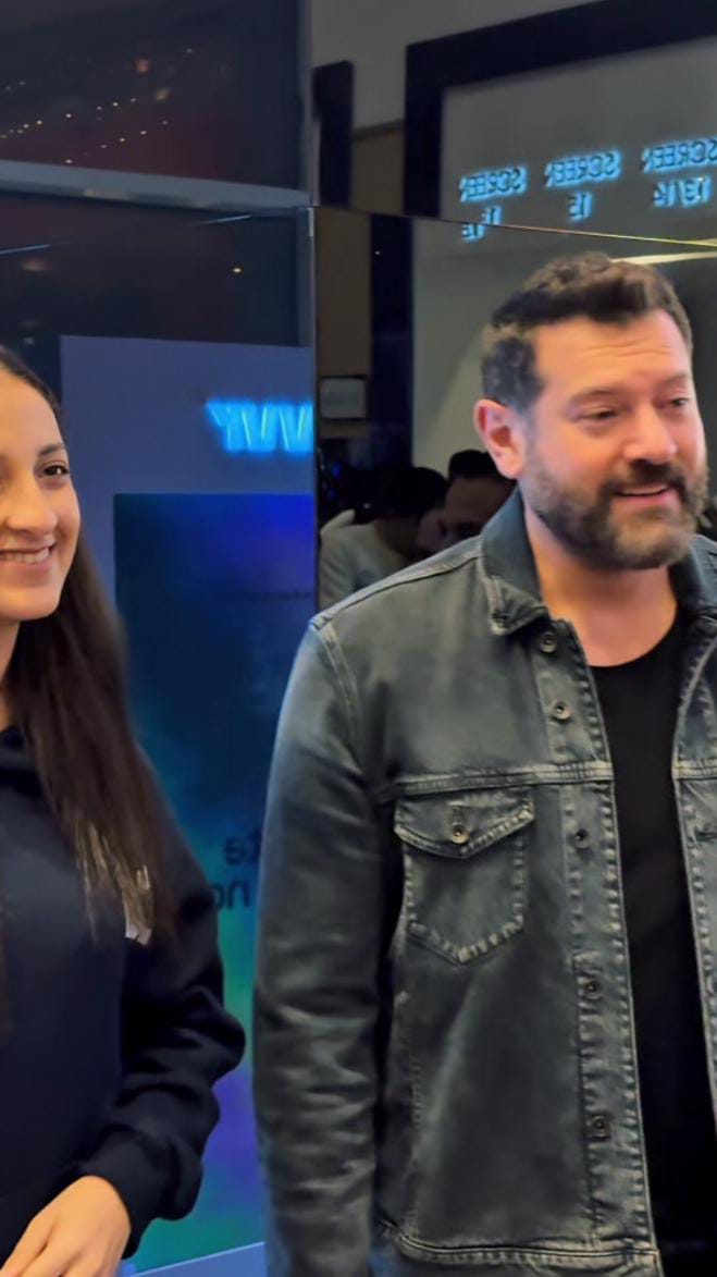 عمرو يوسف يشاهد فيلمه السلم والثعبان 2 رفقة الجمهور بـ إحدى سينمات 6 أكتوبر