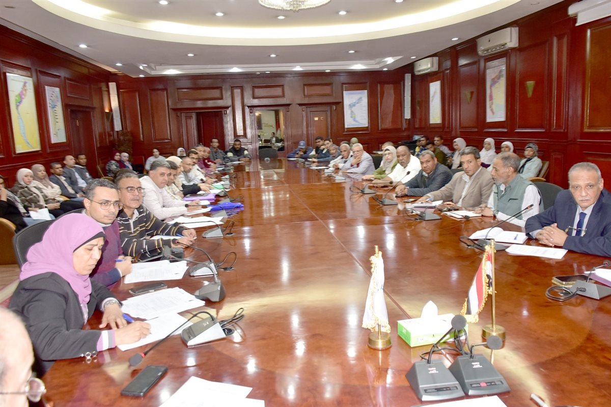 اجتماع محافظ الأقصر