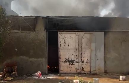 جانب من الحريق