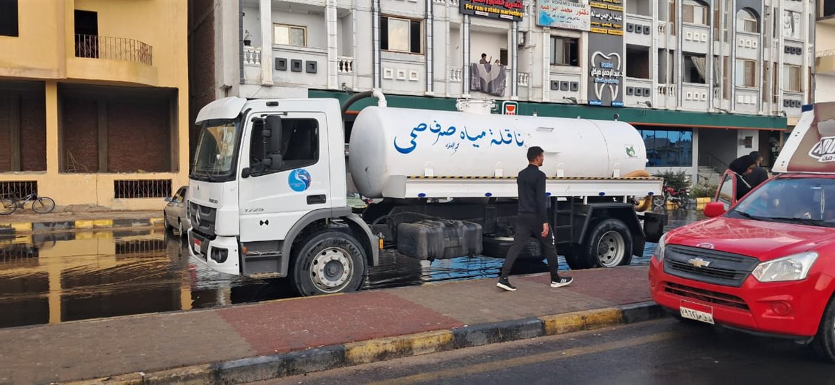 سحب مياه الأمطار بالغردقة 