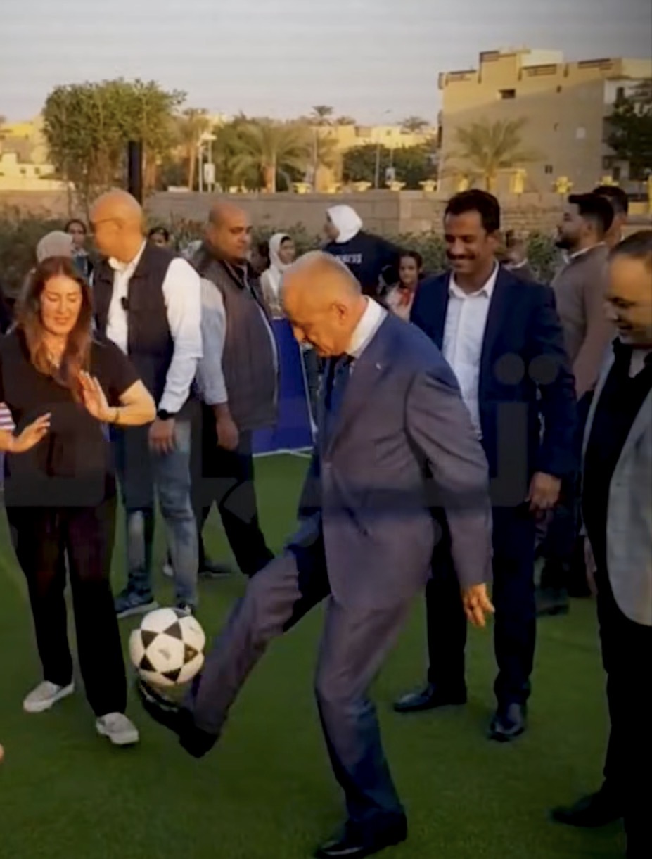 مباراة ودية بين محافظ الأقصر والسفيرة الأمريكية