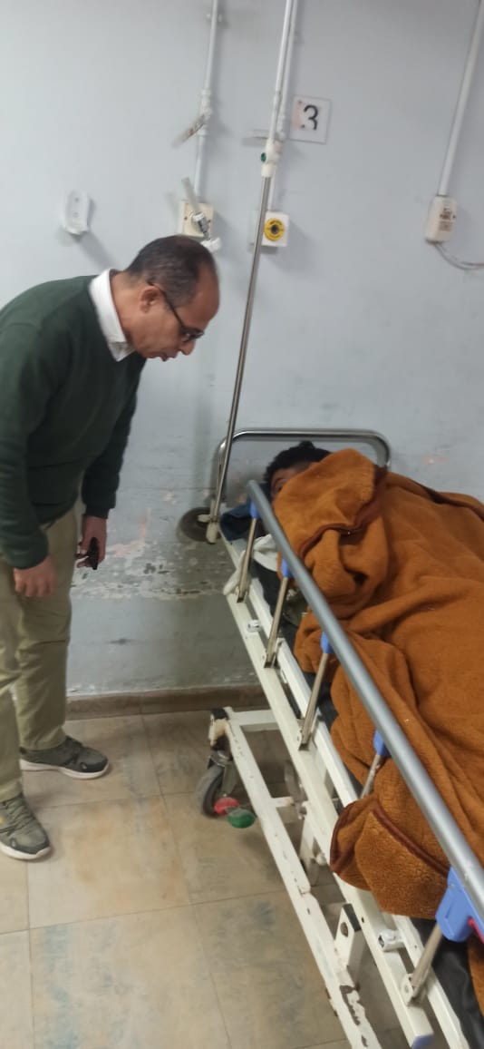 جانب من متابعة الحالة الصحية للعمال المصابين