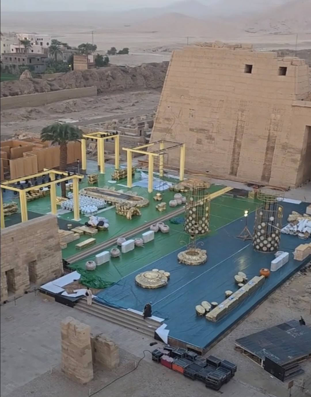 الصور المتداولة لوجود حفل في معبد مدينة هابو بالأقصر 