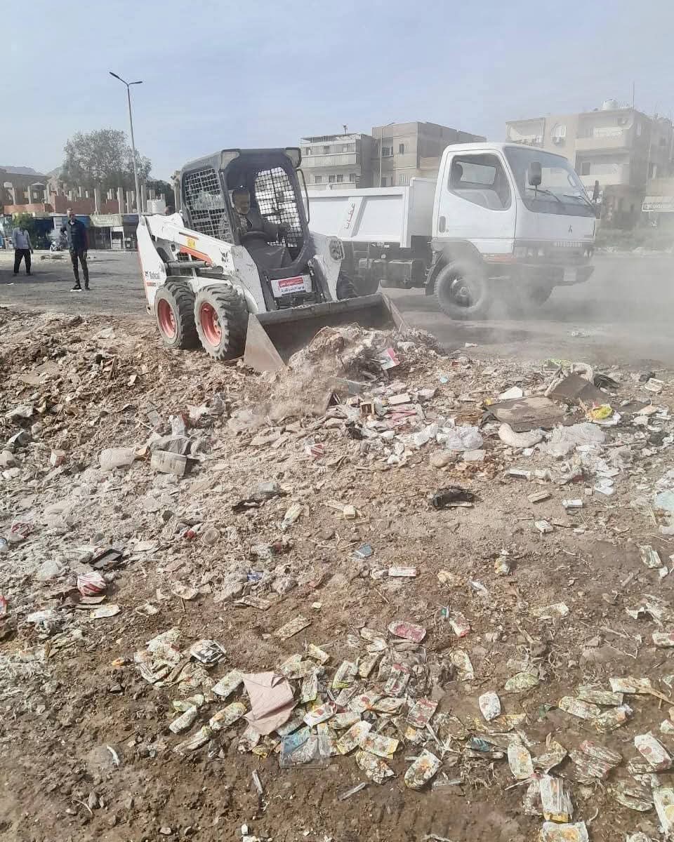حملة لإزالة ورفع المخلفات المتراكمة بسفاجا 