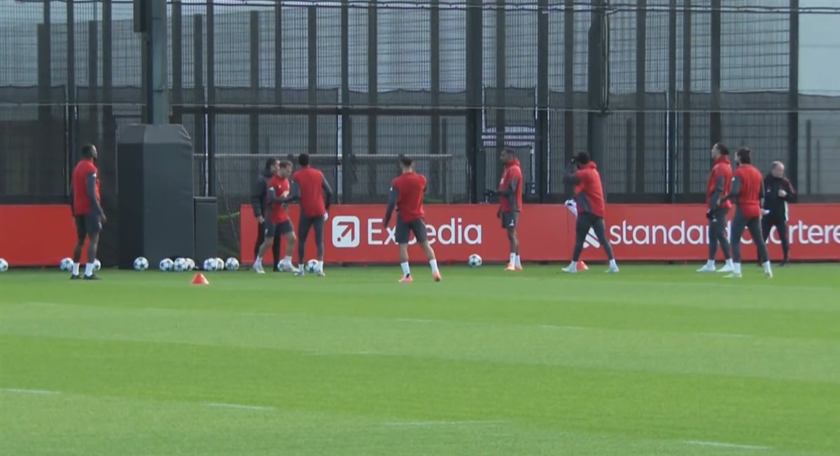 محمد صلاح يظهر في مران ليفربول اليوم على هامش إستعداد الفريق لمواجهة الإنتر في دوري الأبطال