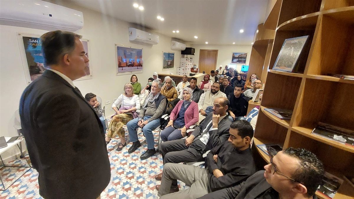 انطلاقة قوية للركن الأمريكي بمكتبة مصر العامة