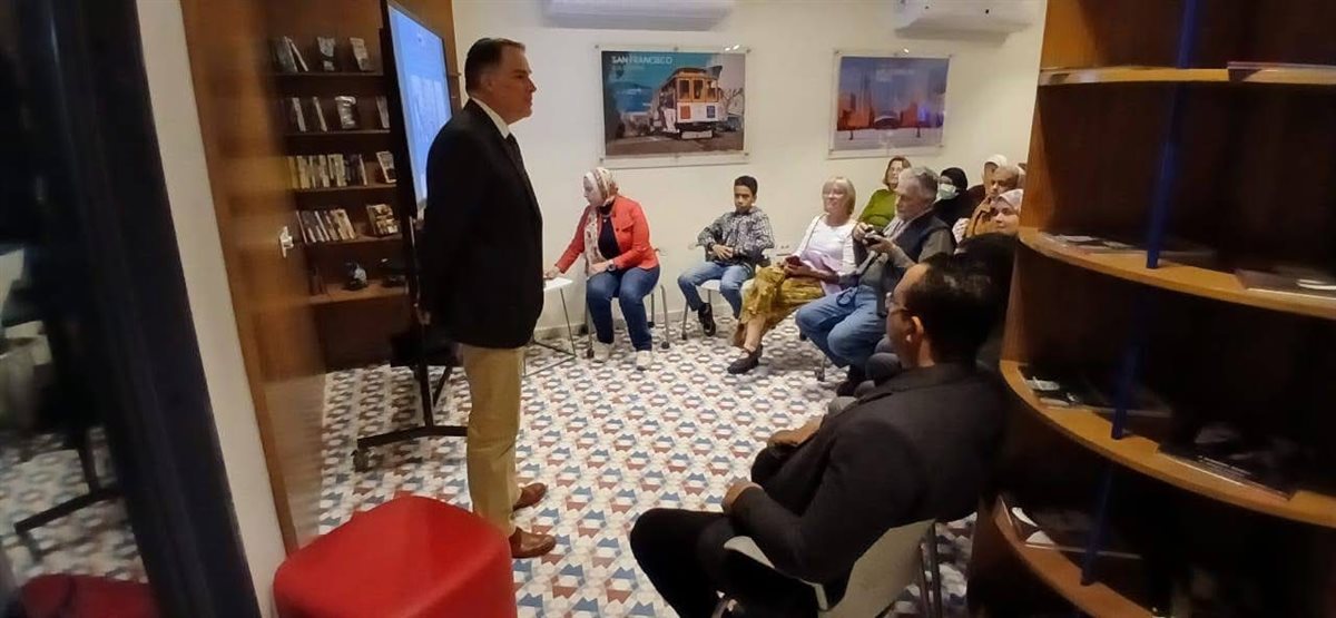 انطلاقة قوية للركن الأمريكي بمكتبة مصر العامة