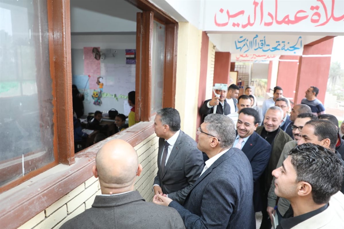 محافظ الجيزة يتابع انتظام العملية التعليمية بمدرسة أسكر الابتدائية