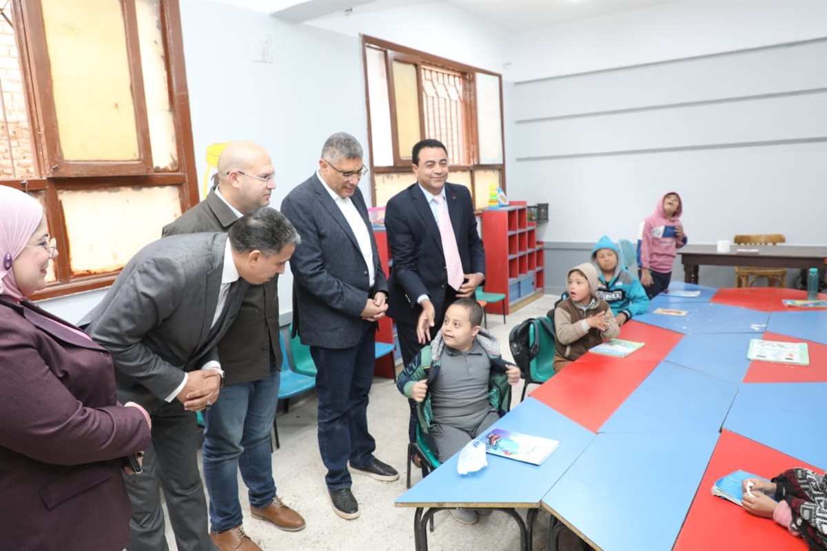محافظ الجيزة يتابع انتظام العملية التعليمية بمدرسة أسكر الابتدائية