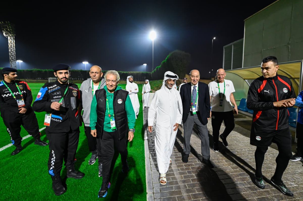 زيارة وزير الرياضة القطري لمران منتخب مصر (2)