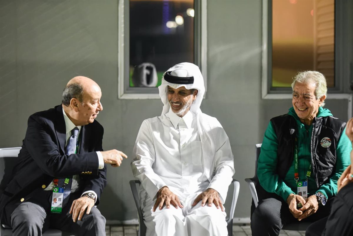 زيارة وزير الرياضة القطري لمران منتخب مصر (1)