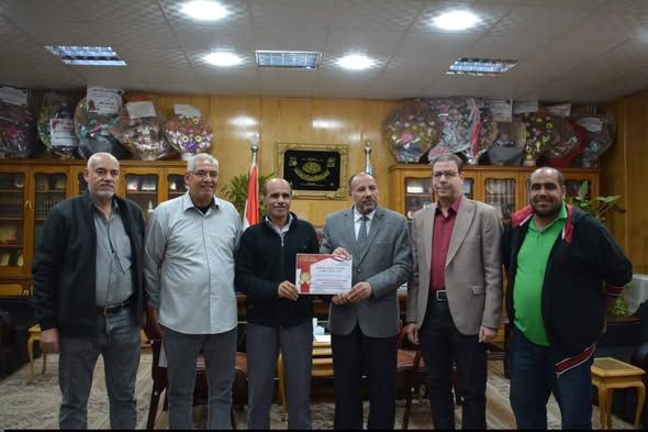 نائب رئيس جامعة الأزهر يكرم منتخب ذوي الهمم بفرع الوجه القبلي لحصدهم 11 ميدالية ببطولة الجامعات المصرية