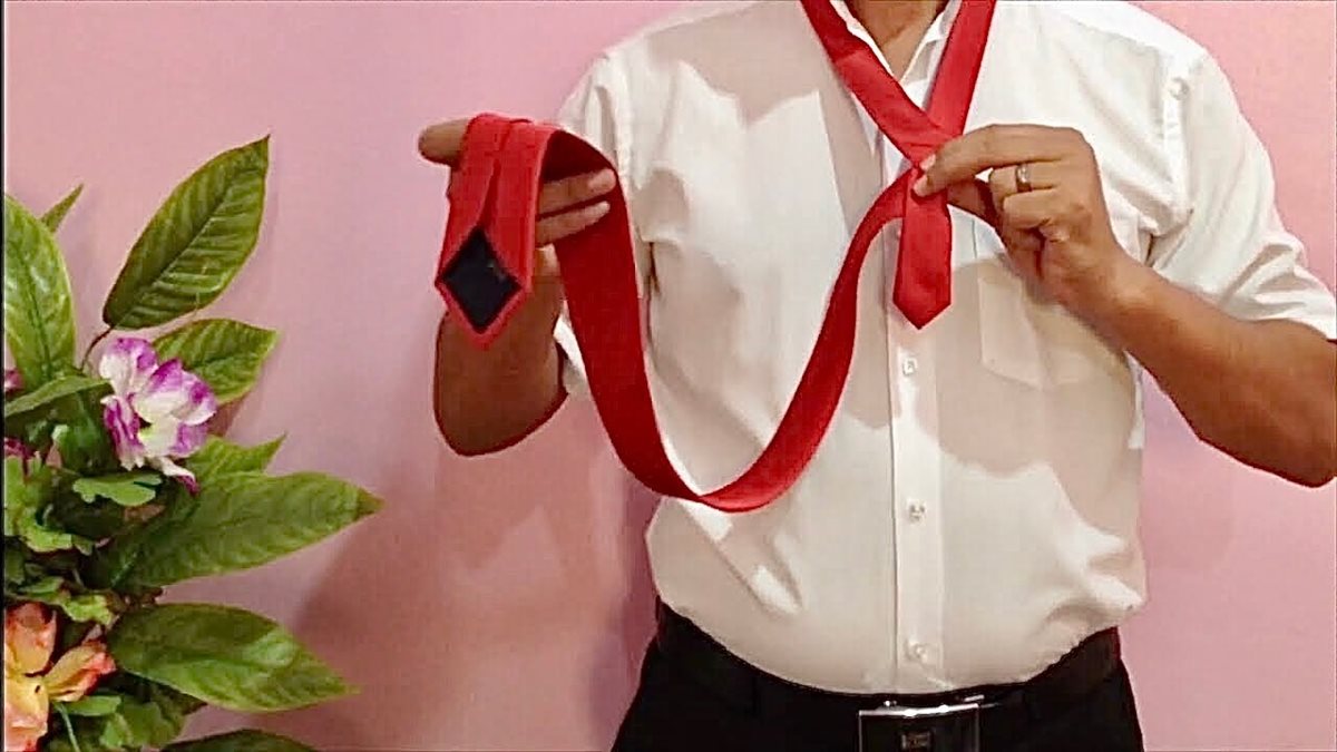 طريقة ربط الكرفتة بالصور