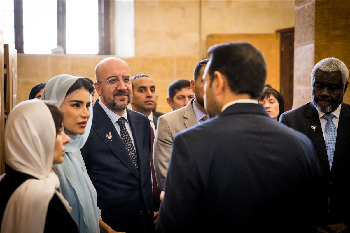 أعضاء لجنة تحكيم جائزة زايد للأخوة الإنسانيَّة يزورون الجامع الأزهر ويشيدونَ بمسيرته في بناء الجسور بين الثَّقافات