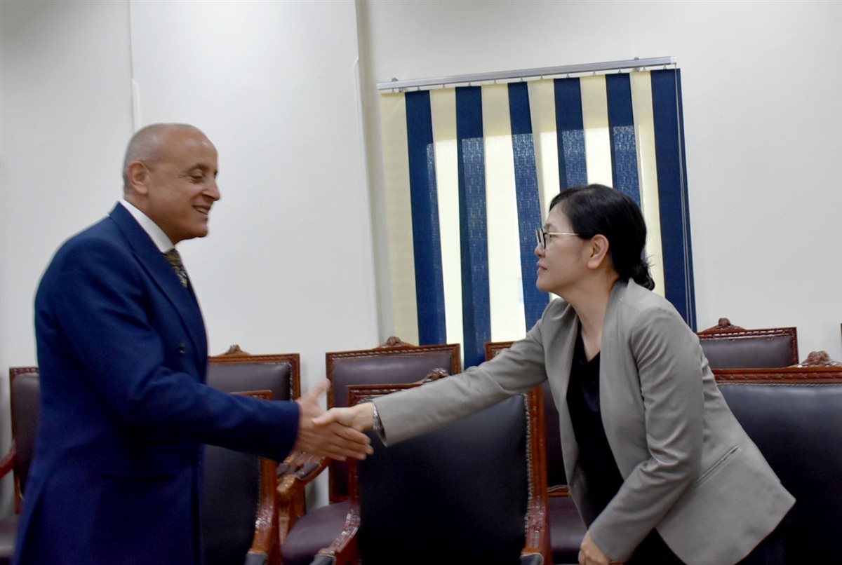 محافظ الأقصر يستقبل وفد الجايكا 