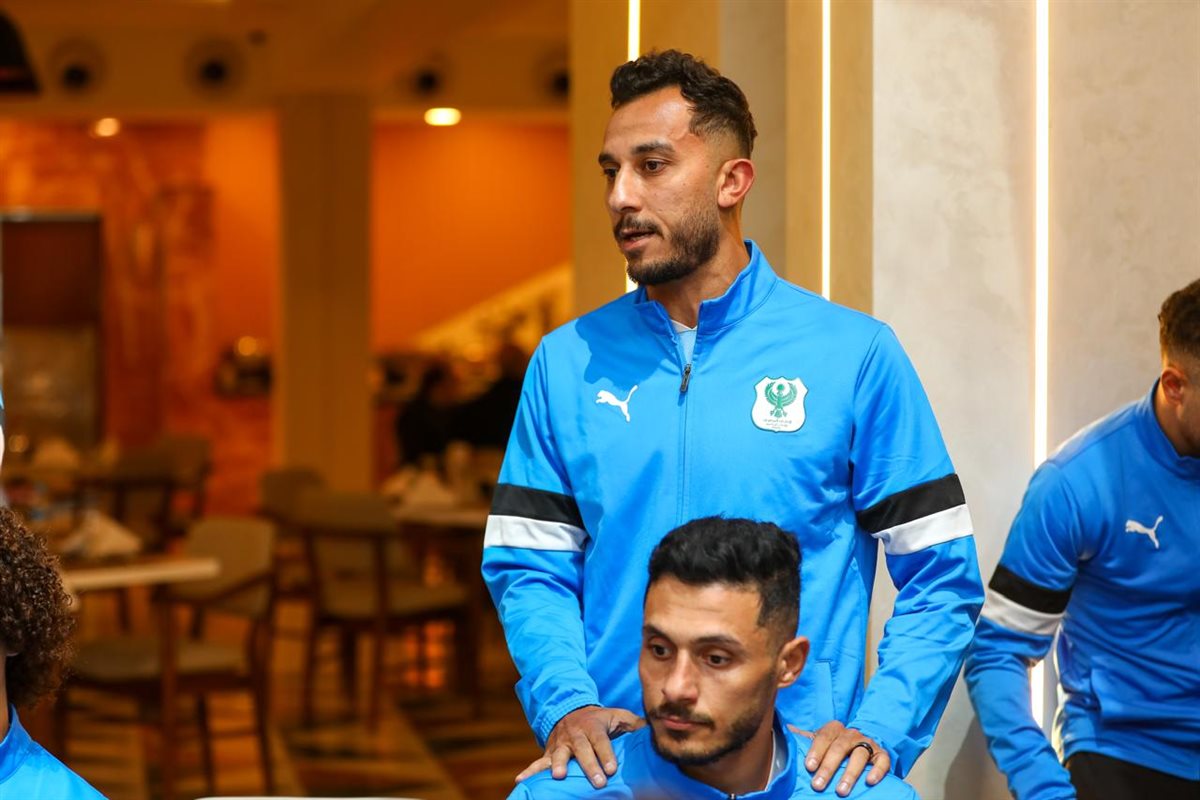 رئيس النادي المصري يزور معسكر الفريق