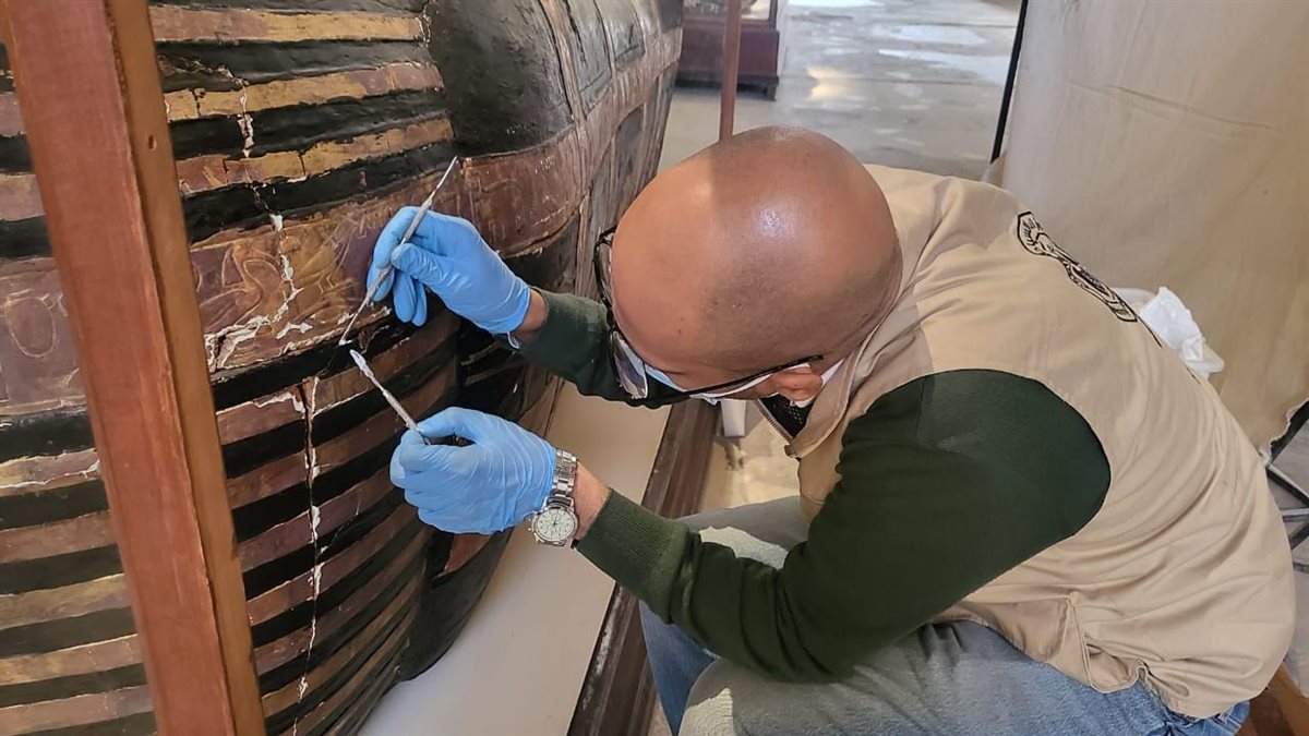  ترميم تابوت يويا الخارجي 