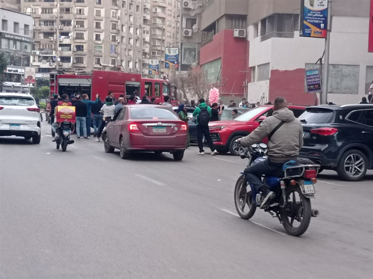 <strong>حريق بمحلات جونيور للملابس بالمهندسين</strong>