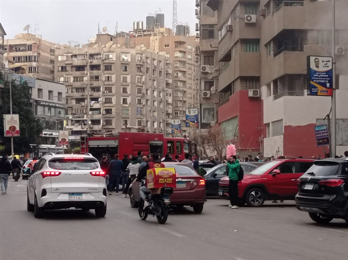 <strong>حريق بمحلات جونيور للملابس بالمهندسين</strong>