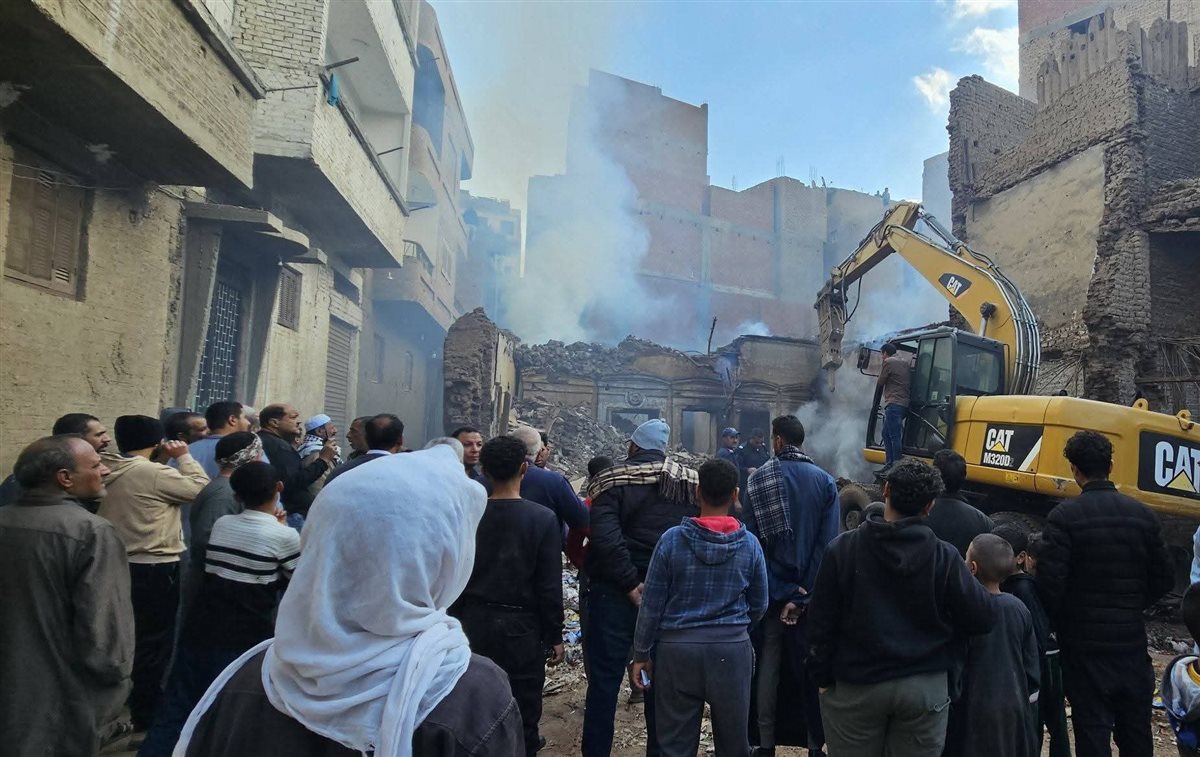 السيطرة على حريق بمنفلوط