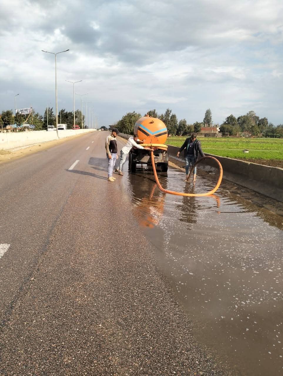 رفع آثار الأمطار من شوارع المنوفية