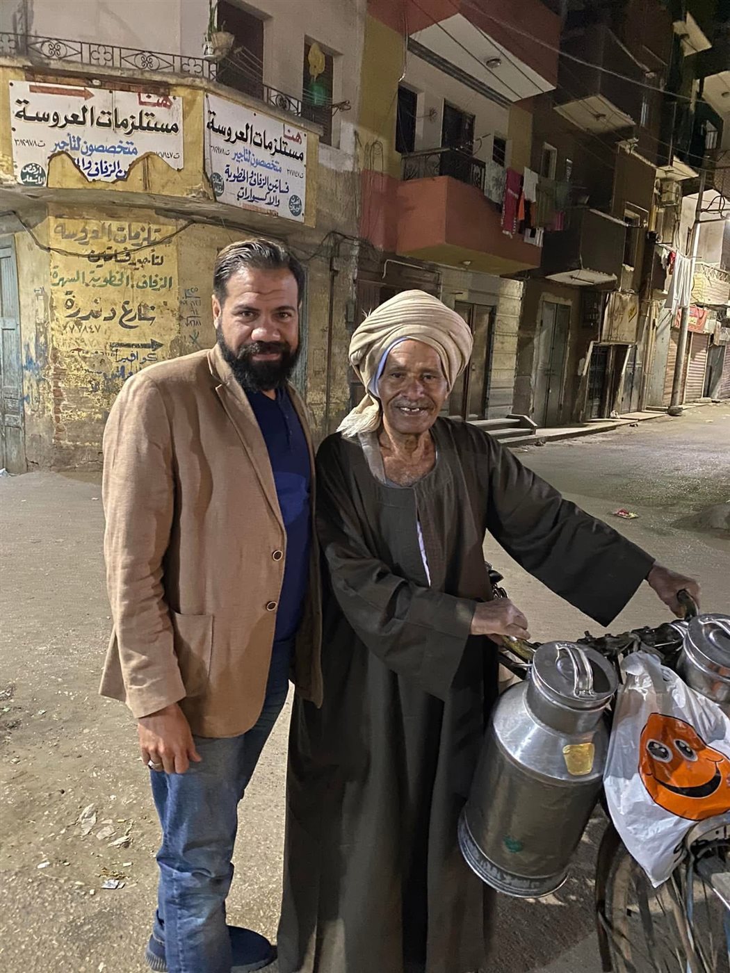 وفاة عم حسين اشهر واقدم بائع لبن متجول بالأقصر