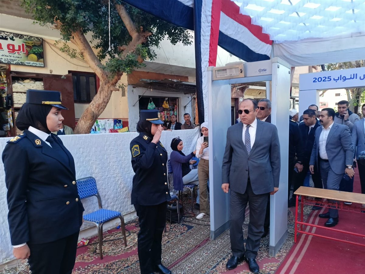 جولة مدير أمن الأقصر والقيادات الأمنية