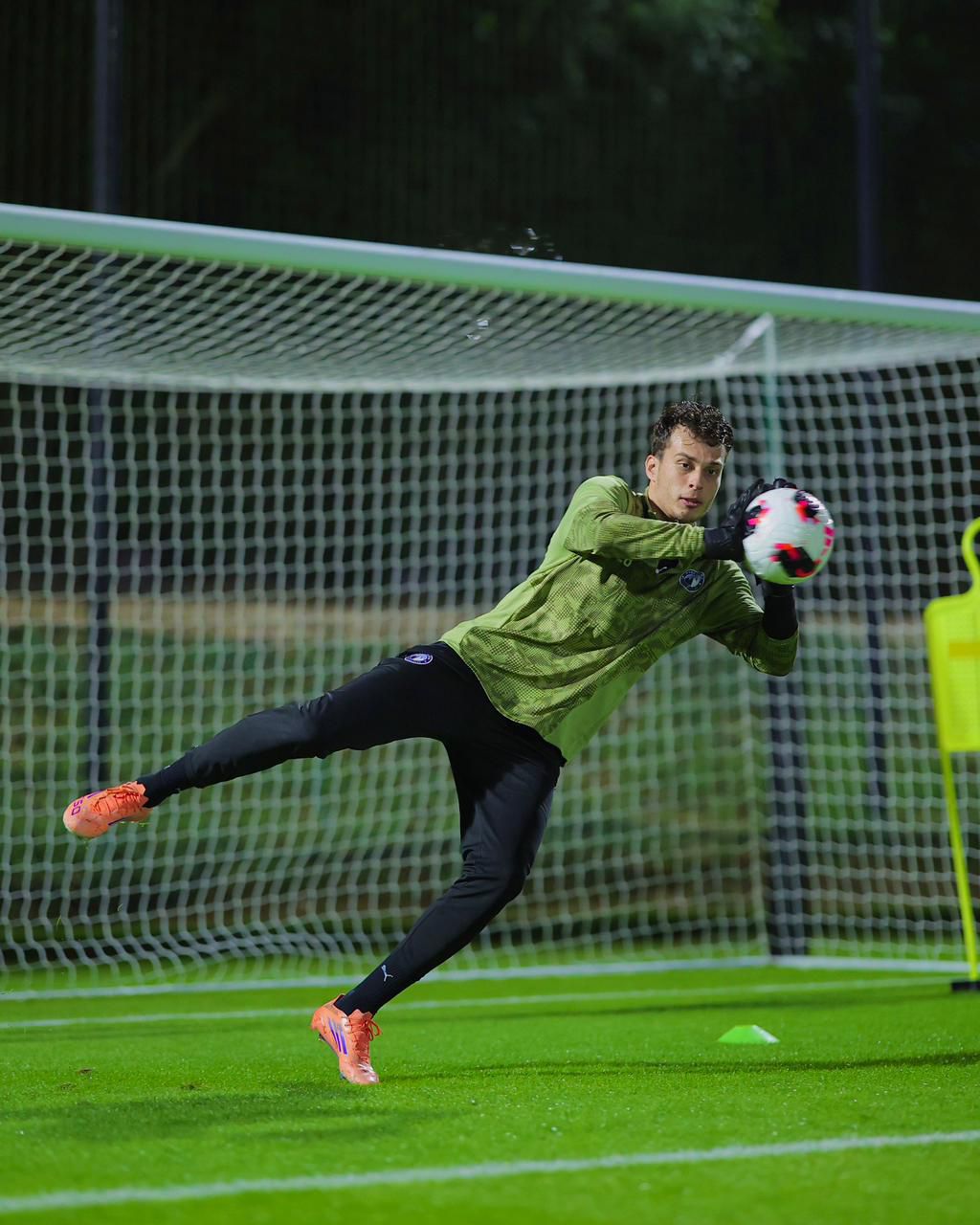 بيراميدز يخوض أول تدريباته بالدوحة استعدادا لمواجهة فلامنجو البرازيلي بكأس القارات للأندية