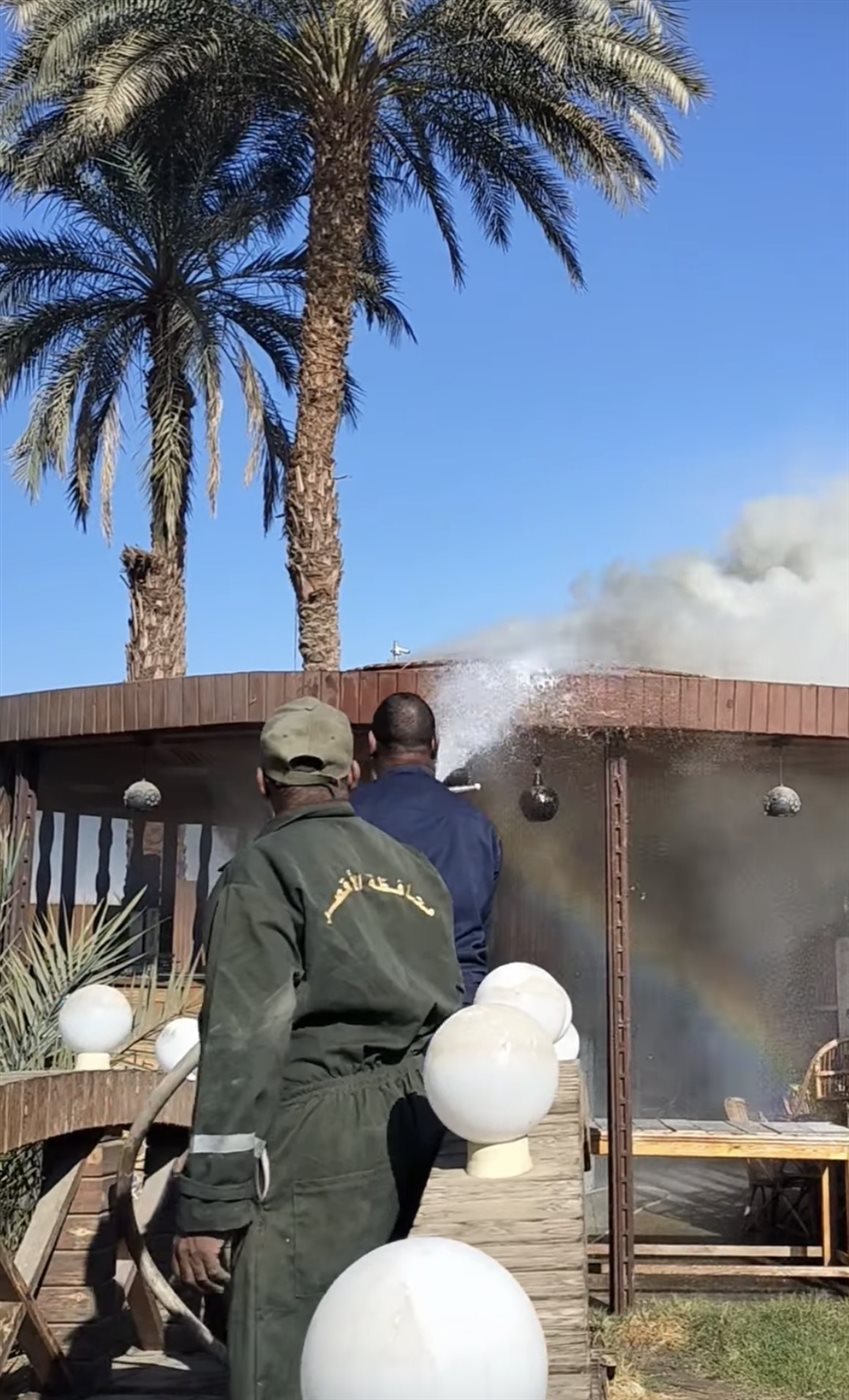 السيطرة على حريق هائل بأحد الكافيهات بمنطقة الكرنك