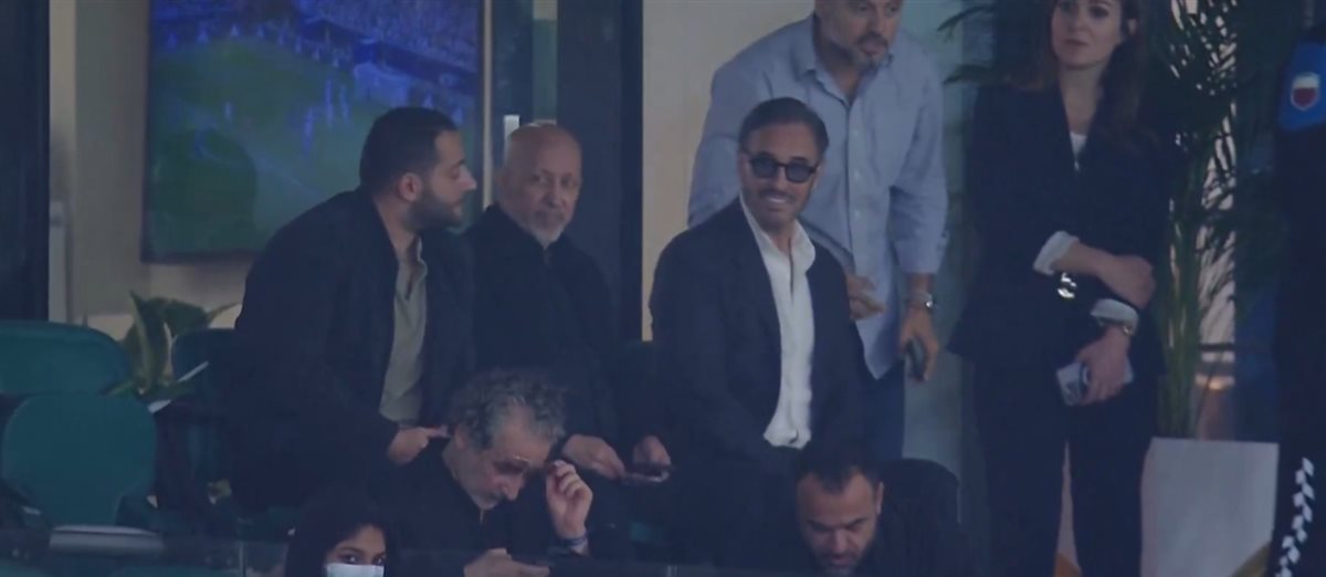 كاظم الساهر يساند منتخب بلاده في ربع نهائي كأس العرب بين العراق والأردن