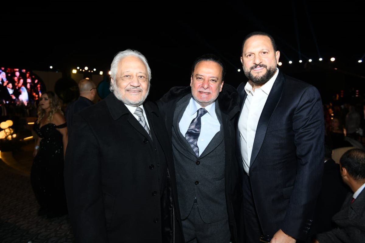 بحضور نجوم الفن.. محمد هنيدي يحتفل زفاف ابنته في أحد فنادق القاهرة