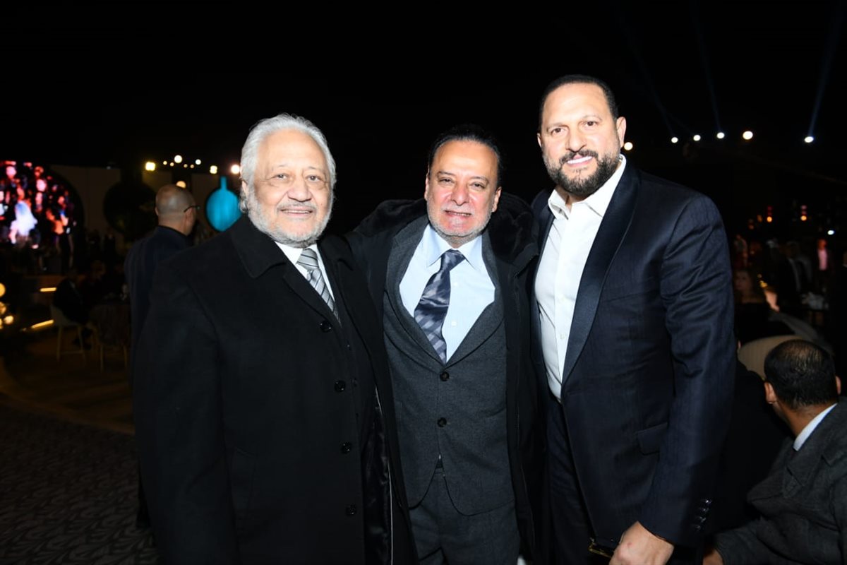 بحضور نجوم الفن.. محمد هنيدي يحتفل زفاف ابنته في أحد فنادق القاهرة