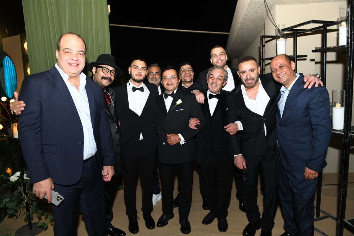 بحضور نجوم الفن.. محمد هنيدي يحتفل زفاف ابنته في أحد فنادق القاهرة