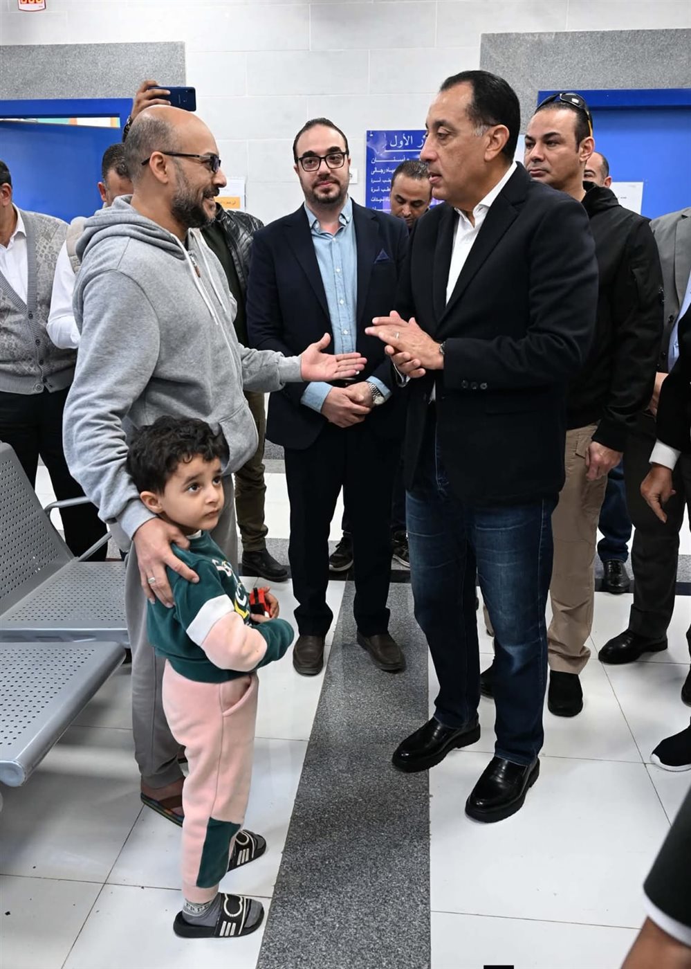 جانب من جولة رئيس الوزراء 