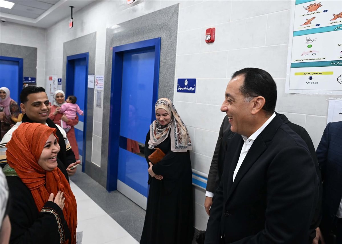 جانب من جولة رئيس الوزراء 