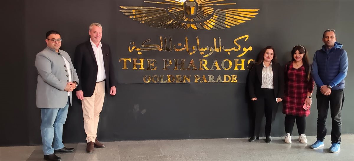 فيليب مولر رئيس قطاع الرياضة بمنظمة اليونسكو في جولته السياحية