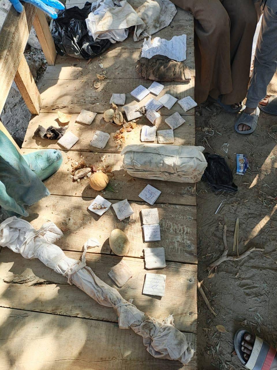 أعمال سحر مستخرجة من المقابر&nbsp;