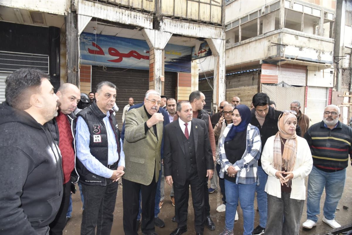 محافظ بورسعيد يتابع أعمال تطوير شارعي الحميدي والتجاري 