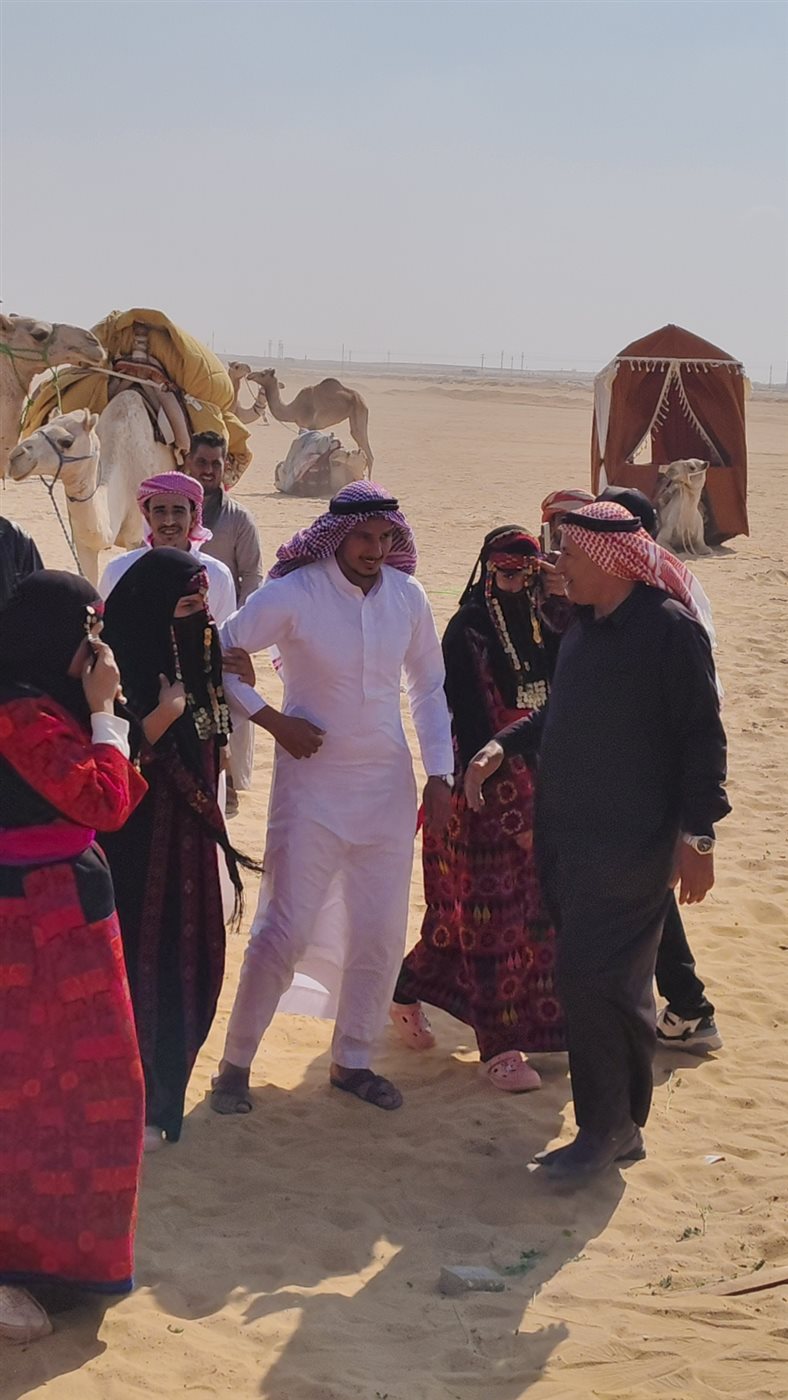 جانب من مشاركة وزير الشباب في احد الاعراس العربية