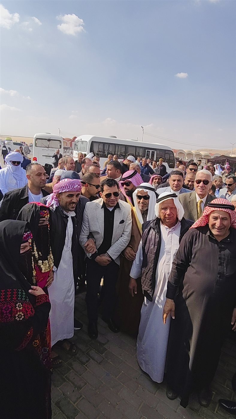 جانب من مشاركة وزير الشباب في احد الاعراس العربية